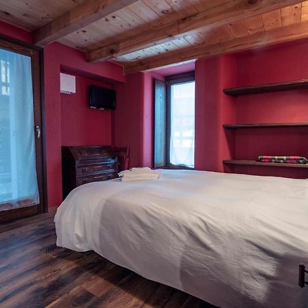 Rifugio Lilla Bed & Breakfast La Thuile Bagian luar foto