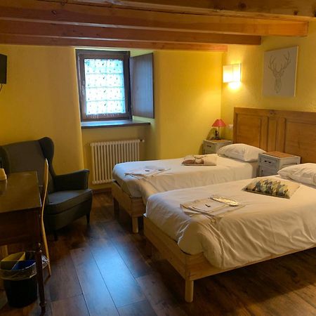 Rifugio Lilla Bed & Breakfast La Thuile Bagian luar foto