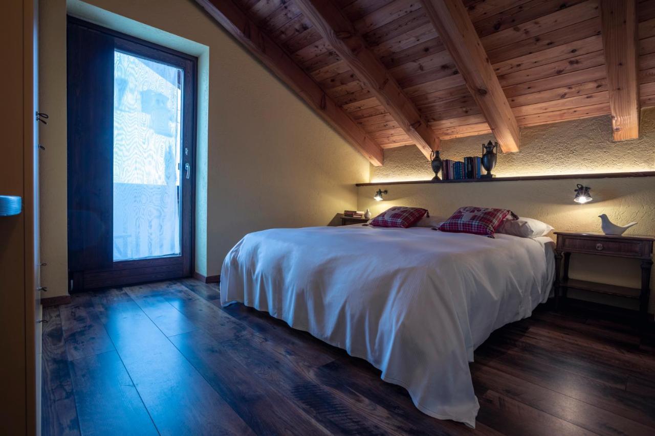 Rifugio Lilla Bed & Breakfast La Thuile Bagian luar foto