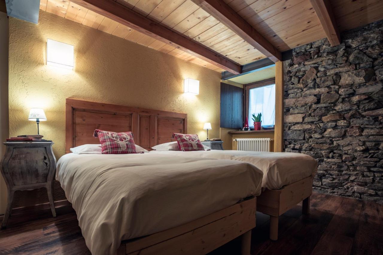 Rifugio Lilla Bed & Breakfast La Thuile Bagian luar foto