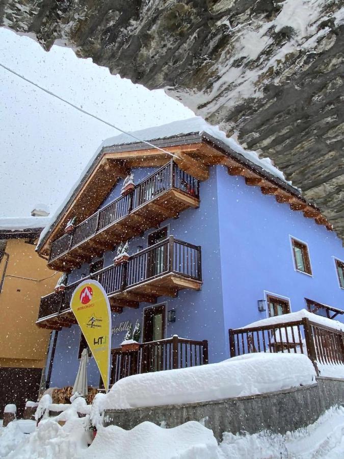 Rifugio Lilla Bed & Breakfast La Thuile Bagian luar foto